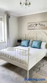 Gatelodge - Charming 2-Bed Cottage, Exmouth - Sleeps 3 - Image 2