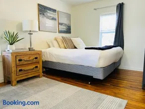 Home Sweet Idahome, feels like home with all the decor you wish you could afford King bed in master, fully fenced dog friendly yard, a few blocks from BSU and downtown Boise, Your perfect stay! - Image 5