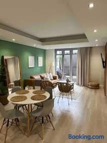 Stylish Bree Street Apartment - The Perfect Urban Getaway - Image 2