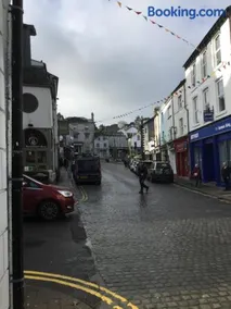 2 leather lane - Image 5