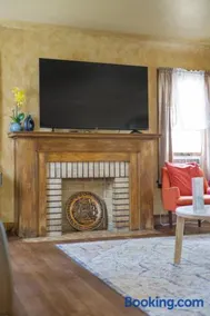 Bo360 Central Hangout with HOT TUB Washer Dryer - Image 4