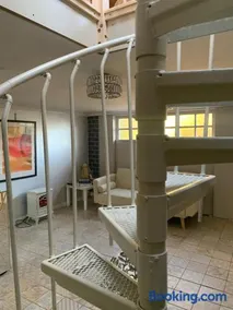 The Art Apartment - Image 4