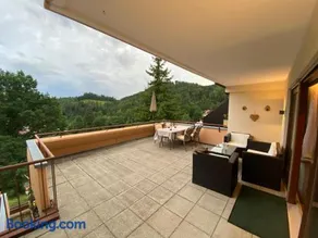 Kinderfreundliche Wohnung mit Terrasse | Panoramablick - Image 1