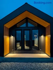 Yukigoya Rusutsu&Niseko Ski Cabin with Free Ski Pass - Image 1
