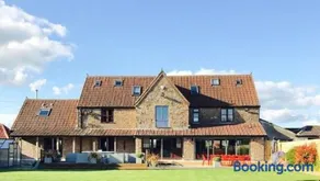Drystone Manor - Swim Hot Tub, Tennis, Gatherings - Image 2