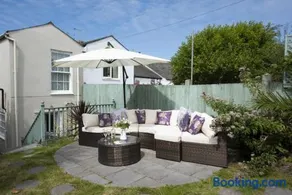 Almond Cottage - Pets welcome - Free Parking - Garden - Image 2