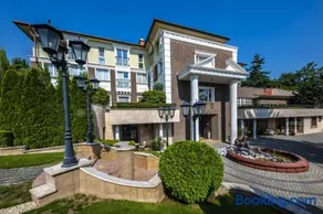Erla Villa Boutique Hotel - Image 1