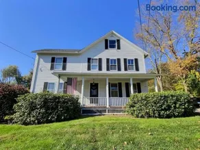 Historic Colonial Pool Walk to Town - Image 2