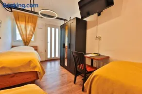 Ludo Rooms - Image 1