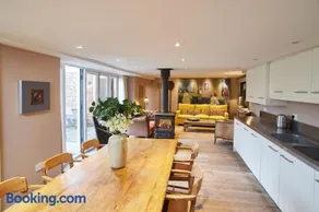 The Tower Rooms - Image 3
