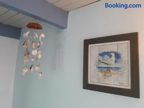 Little Beach House - Free parking - Image 2