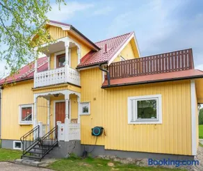 Riverside Villa with Private Jetty and Scenic Views - Image 3