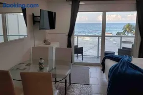 Beachfront Apartment in Sunny Isles Beach! - Image 2