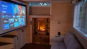 Couple’s retreat in Tiny Home w soaking tub/beach - Image 4