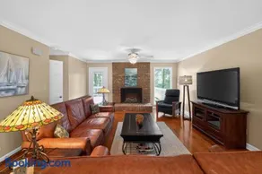 Spacious 4 BR Retreat near Lake Norman with deck - Image 3
