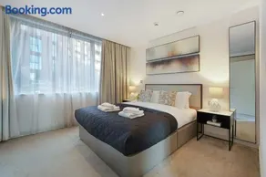 Stylish and Spacious 2 Bedroom 2 Bathroom Apartment - Image 2