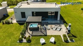K Relax Place, Varaždinske Toplice, modern home with Sauna, Jacuzzi, WIFI - Image 2
