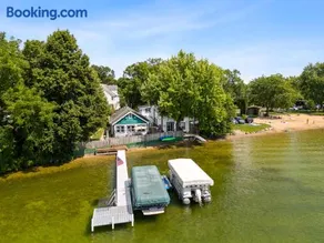 House and BoatHouse - Image 3