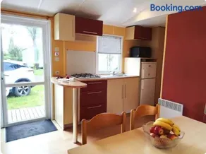 Camping avec terrasse et piscine - Image 4