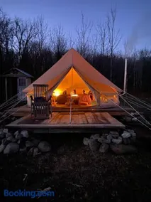 Glamping 4 saisons @ Eco Lodge Bûcheron Bergère - Image 3