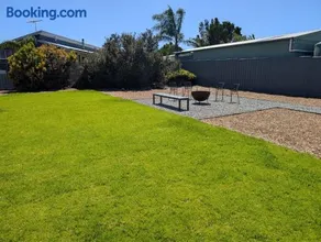 Banksia Lakeview Retreat - Image 4
