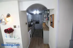 Briar Cottage - Image 1