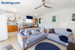 Shabby Chic Shack - 2 bedroom Beach Cottage - Image 3