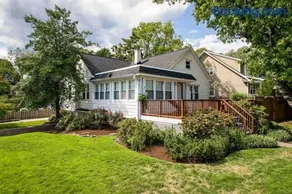 Pet-Friendly Eastport Yard & Fire Pit - Image 1