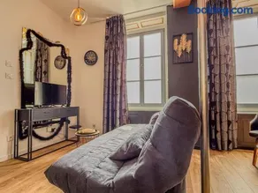 T2 en centre-ville d'Illiers-Combray - parking- lit king size - terrasse - Image 3