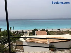 Lorraine's Boutique Suites - Image 4