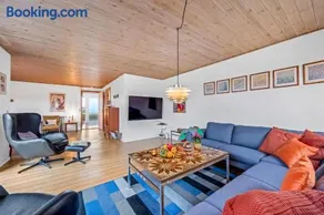 Lovely Holiday House With 4 Rooms Close To The North Sea - Image 4
