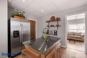 1st Flr 1 Bed 1 Ba Furnished-Pet Friendly - Image 4