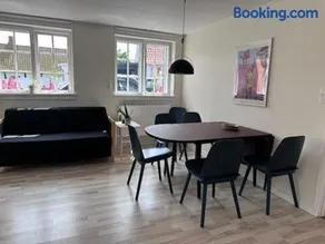 Apartment Near Beach Harbor And Coast Path - Image 2