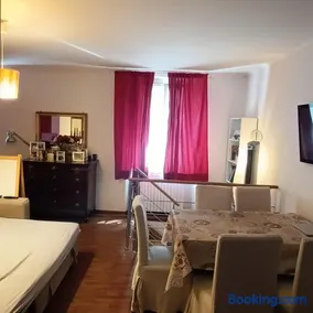 WelcomeHome FamilyApartment up to 4 adults and 1 child - Image 3