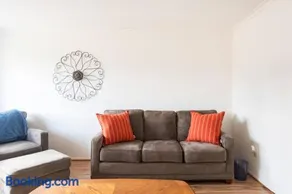 Cozy home in 5 star Livonia Westland neighborhood - Image 2