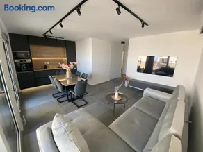 Marina Bay - Exclusive Apartment with Private Pool and Adriatic Sea View - Image 1