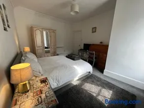 Stylish 2nd Floor Georgian Period Flat - Image 5