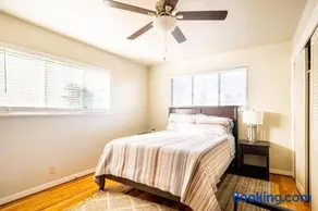 5 Beds, 2 Full Baths, w/Gazebo, w/Fenced Backyard - Image 5