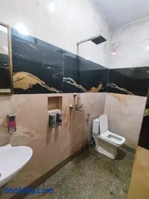 Gulmarg Guest House - Image 3