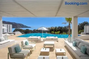 White Villa - Image 1
