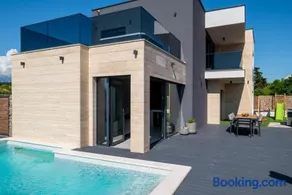 Casa con barbacoa, piscina privada y terraza - Image 3