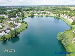 Windrush Lake 20, Summit Lodge P - Image 2