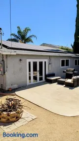 Serene home in Simi valley, CA - Image 2