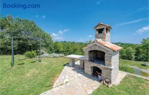 Four-Bedroom Holiday Home In Bregi - Image 4