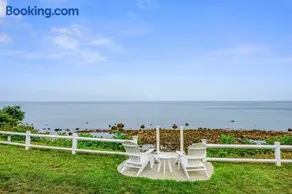 Ocean's Bluff with beach access - Image 2
