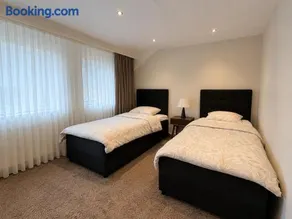 LUXURY Home Axel - Image 1