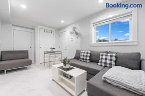 Cozy and Modern 2br guesthouse - Image 1