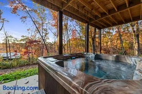 Chardonnay Chalet - Luxe Modern Chalet - Hot Tub, Wi-Fi, Fire Pit, Game Room, Amazing Deck - 15 min to Blue Ridge - Image 3