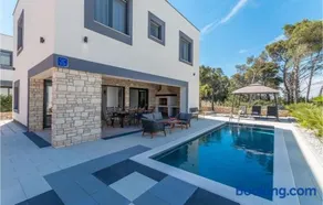 Villa Royal House 2 - Image 1