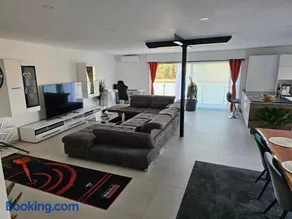 Sebastian's Chalet Royal - Image 1